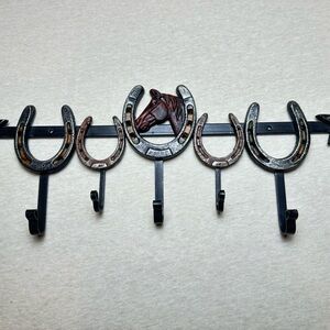 Rustic Horseshoe Wall Hook Rack Clothes Hanger
